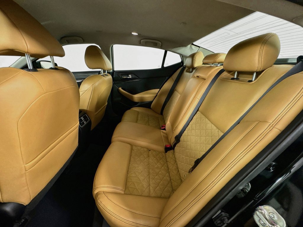 Used 2016 Nissan Maxima SR FWD image 27