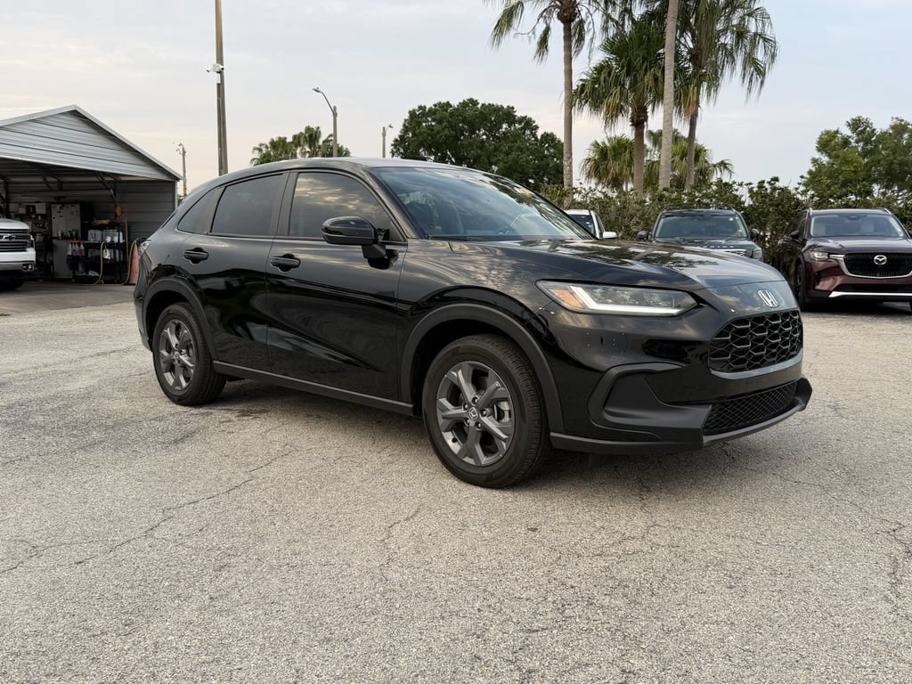 Used 2026 Honda HR-V LX image 2