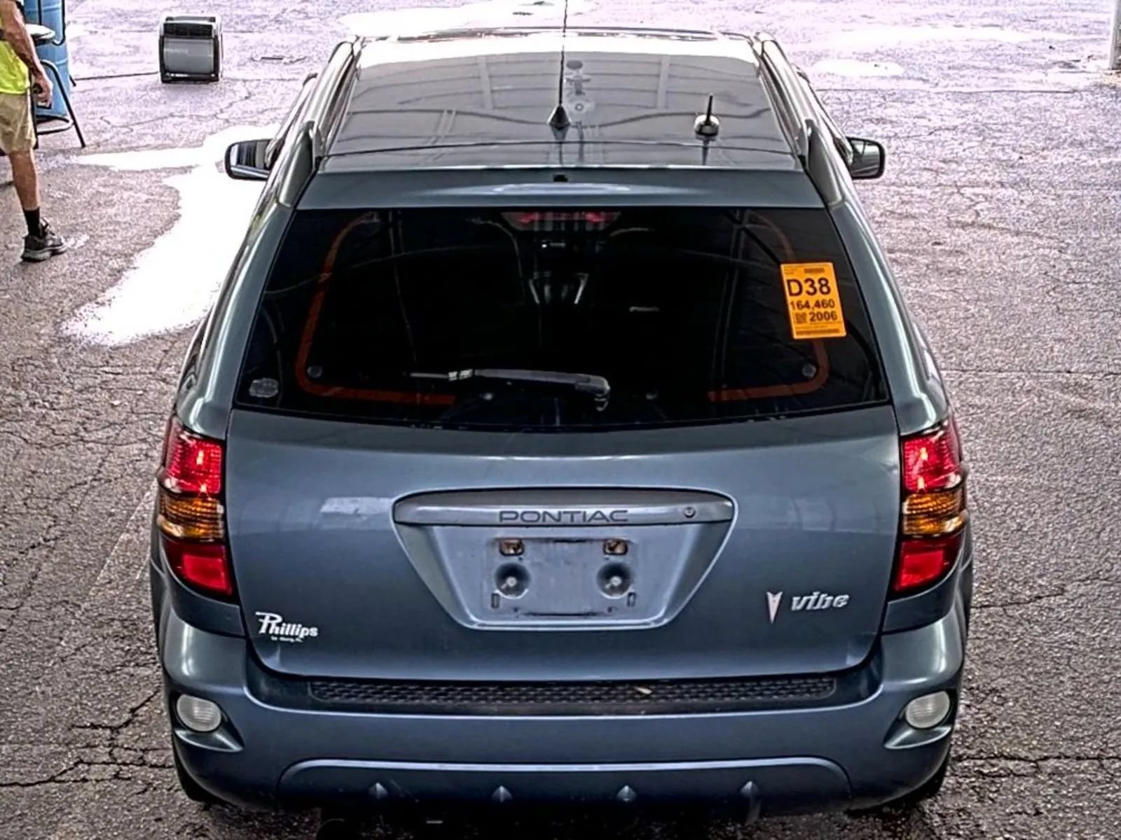 Used 2006 Pontiac Vibe w/ Sport Package FWD image 4