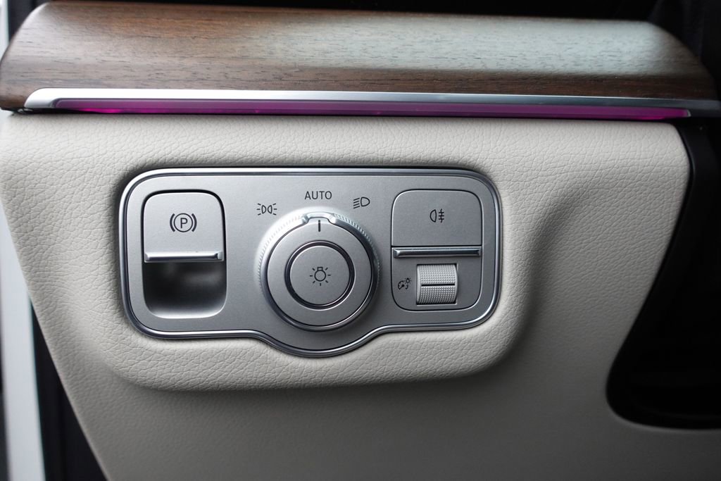 Used 2025 Mercedes-Benz GLS 450 4MATIC image 16