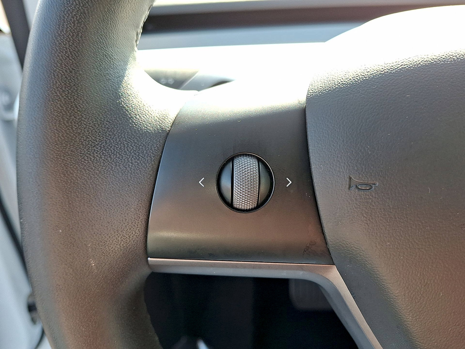 Used 2021 Tesla Model Y Long Range AWD/4WD image 17
