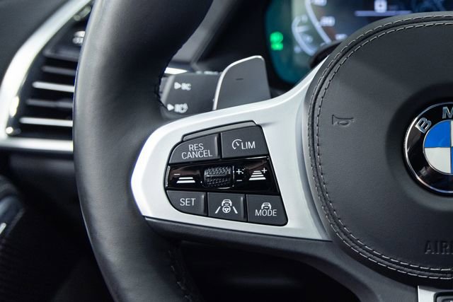 Used 2020 BMW X6 M50i w/ Executive Package image 14