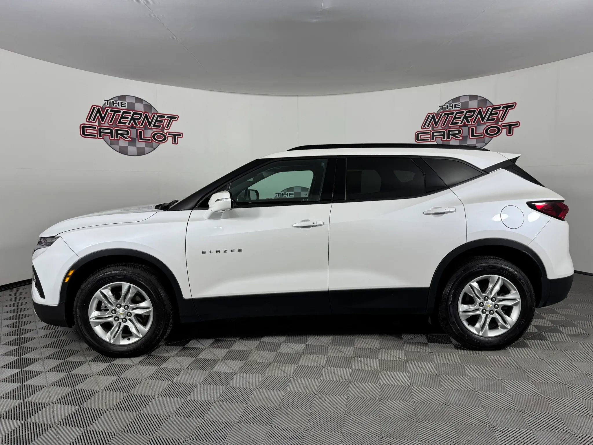 Used 2022 Chevrolet Blazer LT w/ Sound & Technology Package AWD/4WD image 3