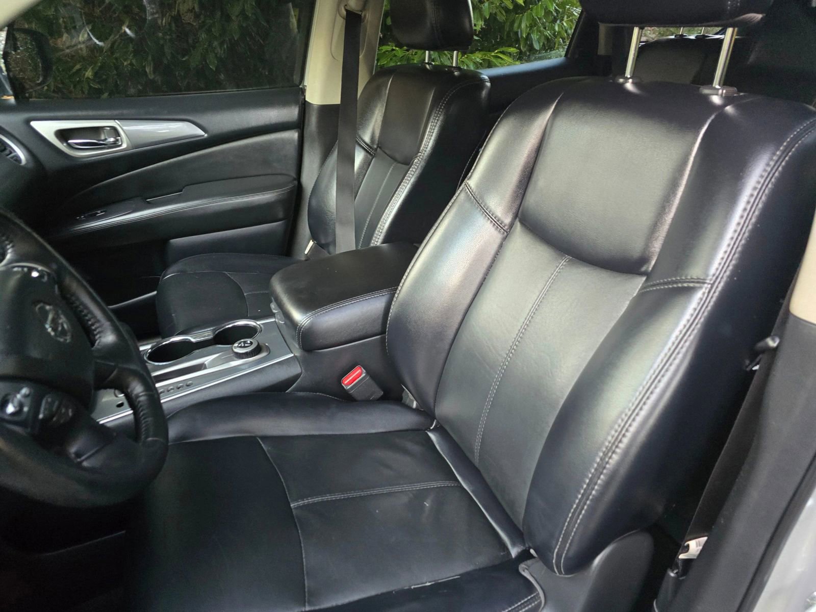 Used 2020 Nissan Pathfinder SL image 22