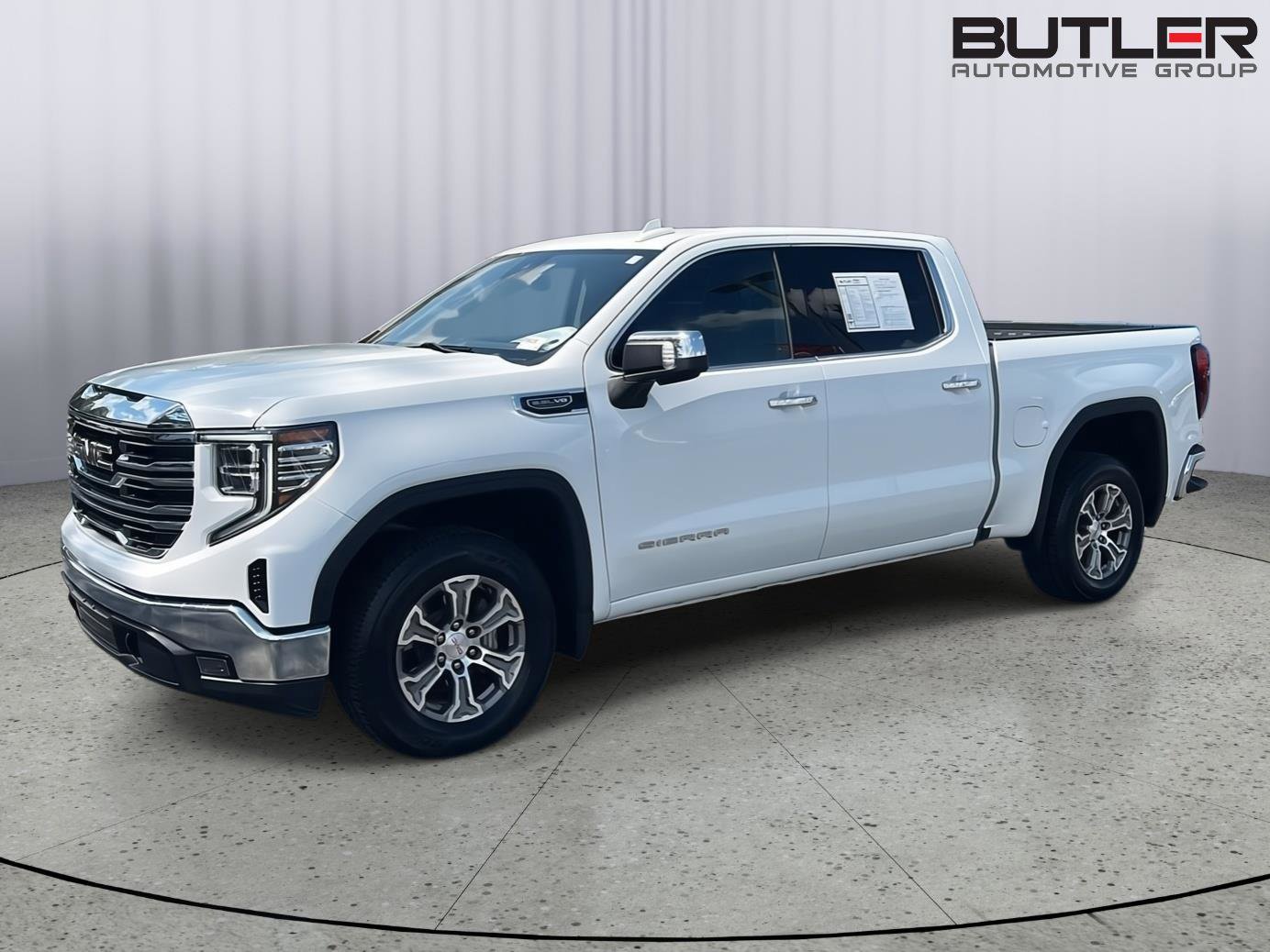 Used 2024 GMC Sierra 1500 SLT image 2