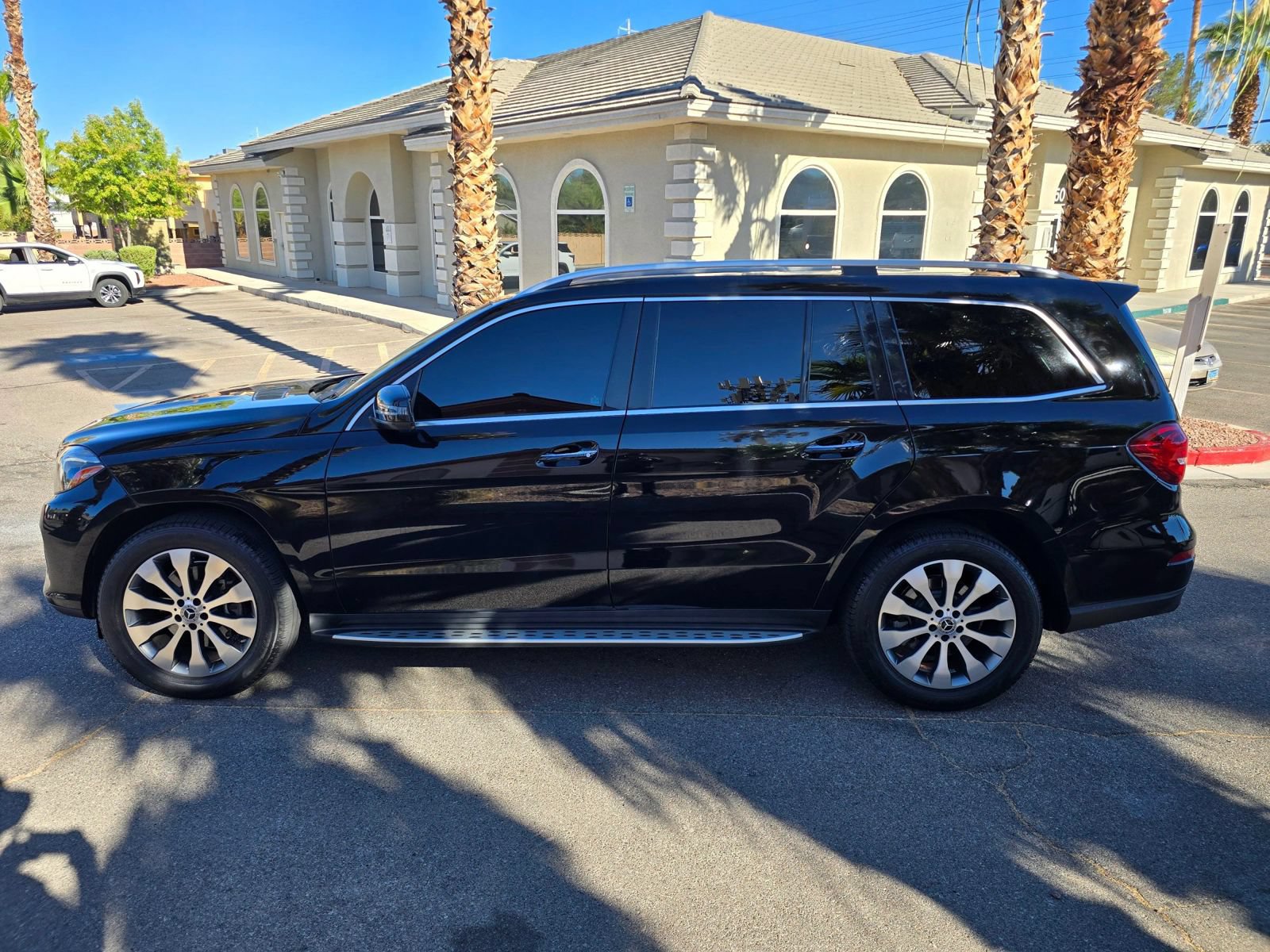 Used 2018 Mercedes-Benz GLS 450 4MATIC image 4