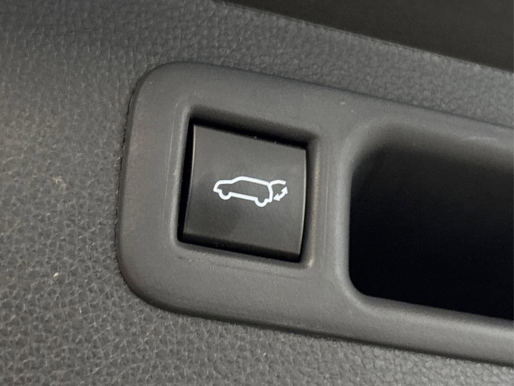 Used 2023 Toyota Highlander XLE image 14