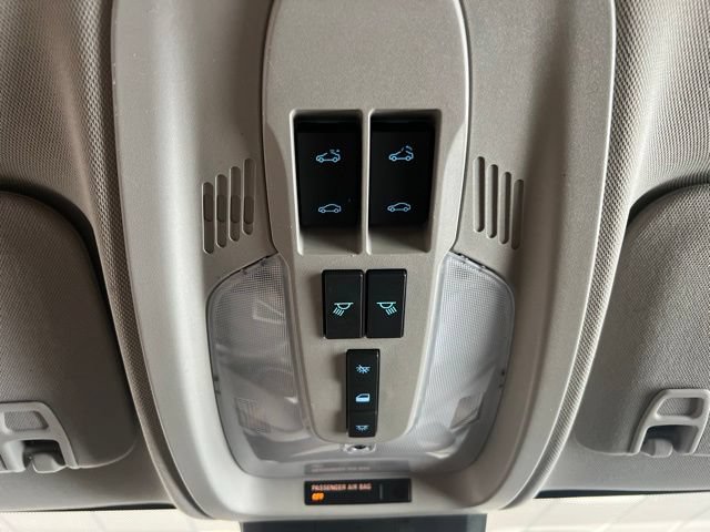 Used 2017 Chevrolet Equinox LT FWD image 27