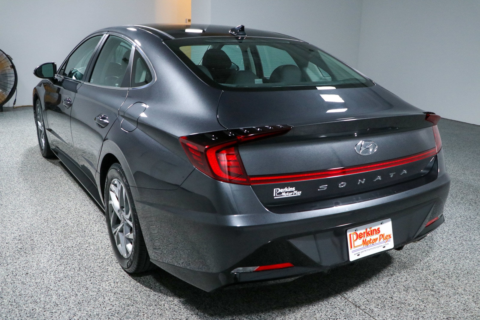 Used 2020 Hyundai Sonata SEL w/ Convenience + Sunroof Package FWD image 9