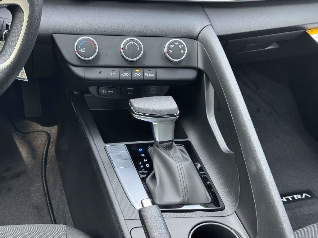 New 2026 Hyundai Elantra SE FWD image 22