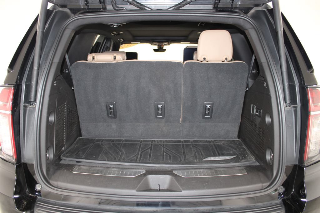 Used 2021 Chevrolet Tahoe Premier w/ Premium Package AWD/4WD image 14