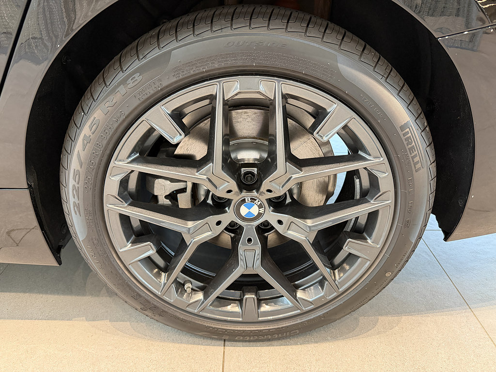 New 2026 BMW 330i xDrive Sedan w/ Convenience Package AWD/4WD image 7