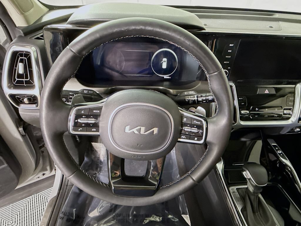 Used 2023 Kia Sorento SX AWD/4WD image 22