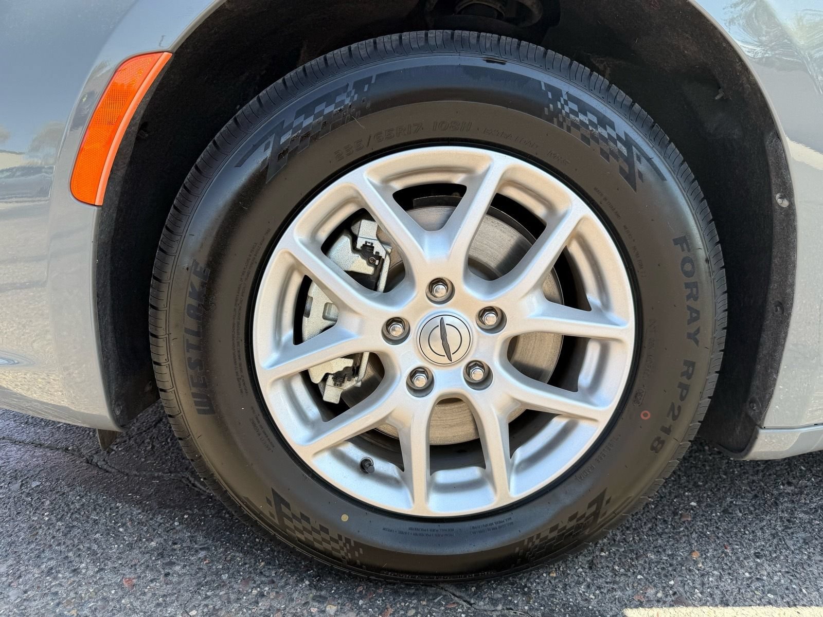Used 2025 Chrysler Pacifica Select FWD image 11