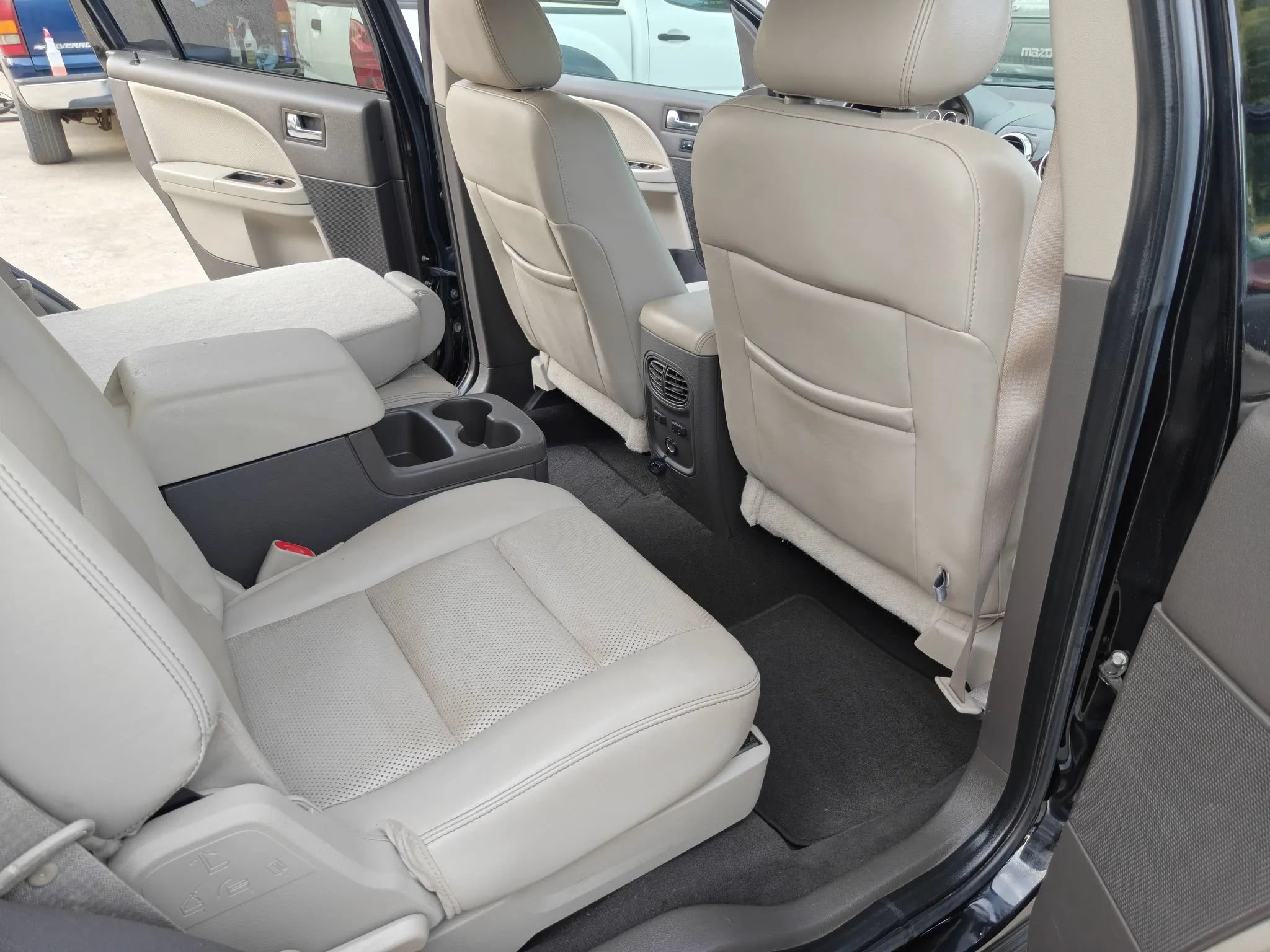 Used 2008 Ford Taurus X Limited FWD image 14