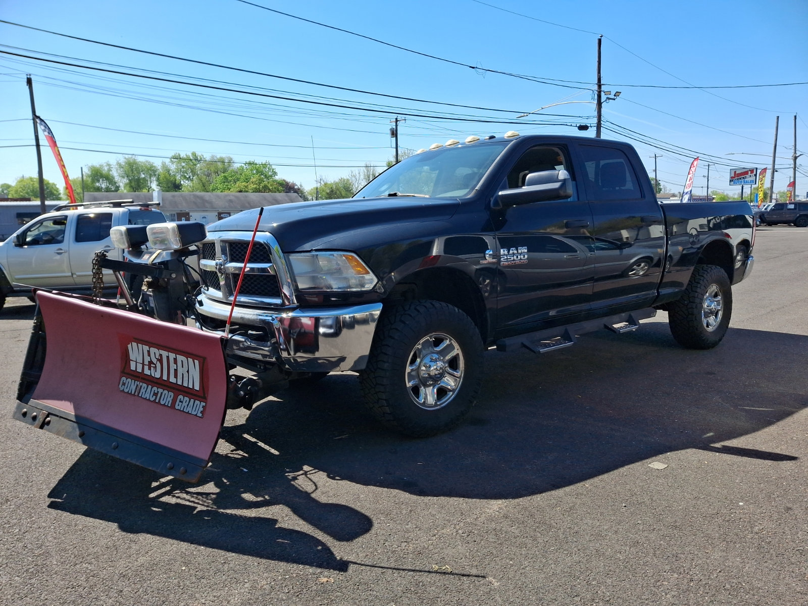 Used 2016 RAM 2500 Tradesman w/ Chrome Appearance Group AWD/4WD image 3
