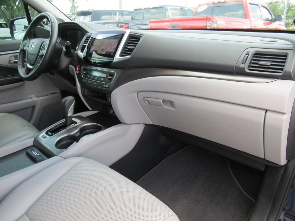 Used 2017 Honda Ridgeline RTL-T image 11