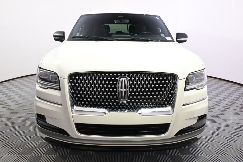 Used 2023 Lincoln Navigator Reserve image 10
