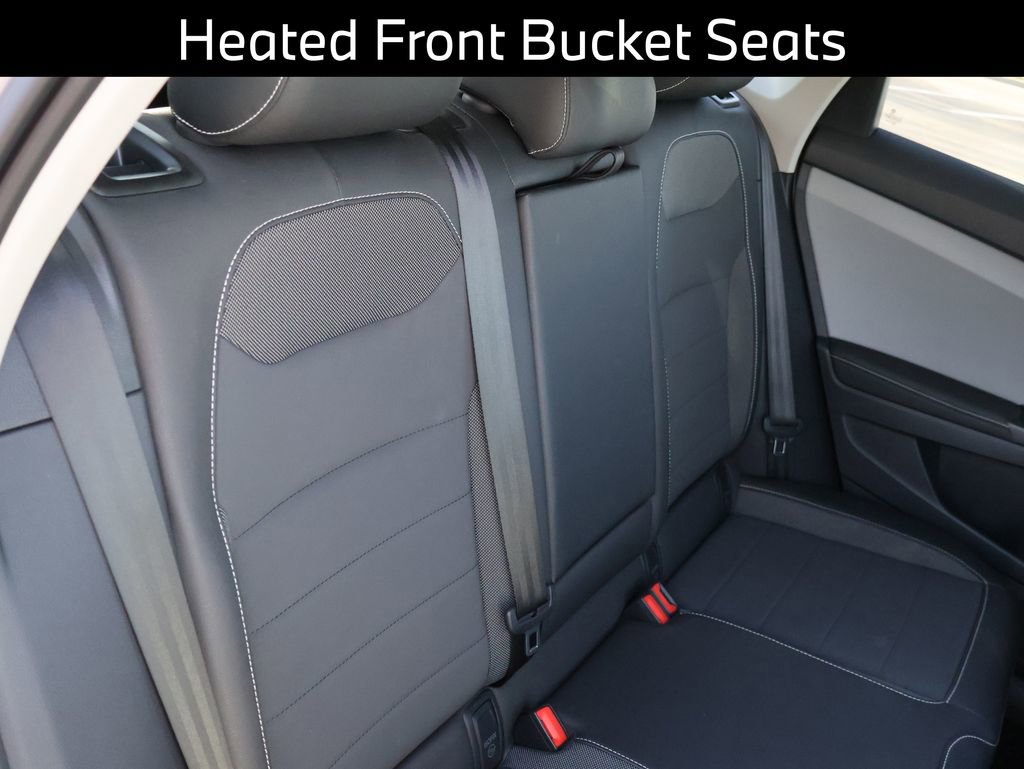 Certified 2024 Volkswagen Taos SE image 16