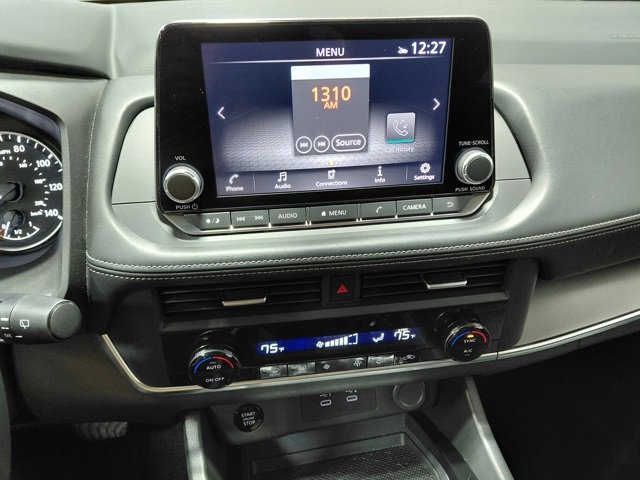 Used 2025 Nissan Rogue SV image 22