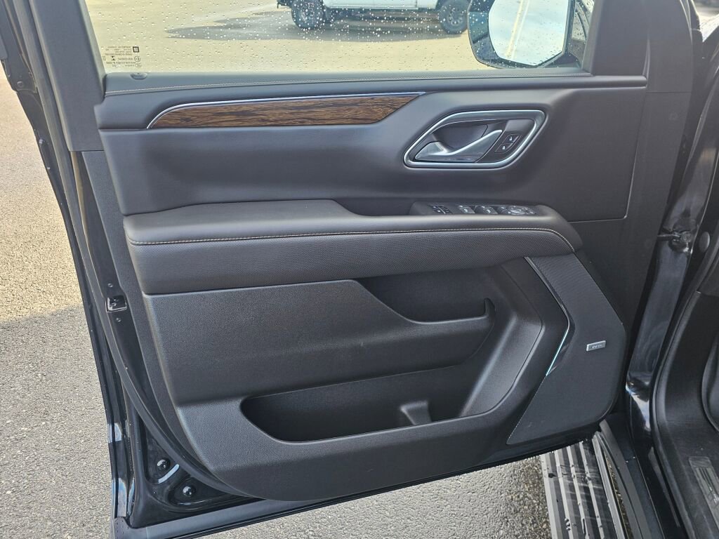 Used 2023 Chevrolet Tahoe Premier image 17