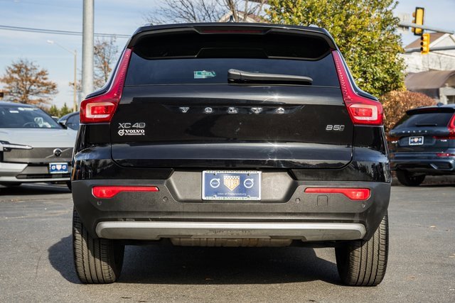 Used 2023 Volvo XC40 B5 Plus w/ Climate Package image 5