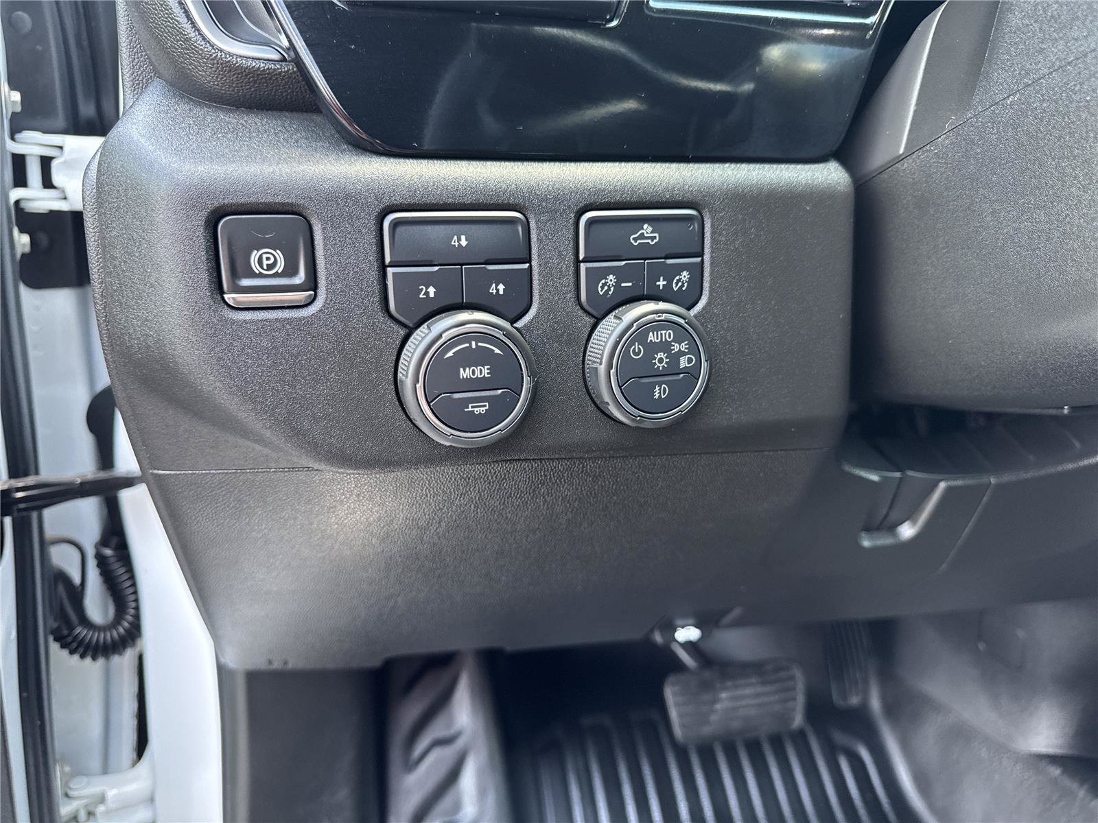 Used 2025 Chevrolet Silverado 2500 LT w/ Convenience Package AWD/4WD image 20