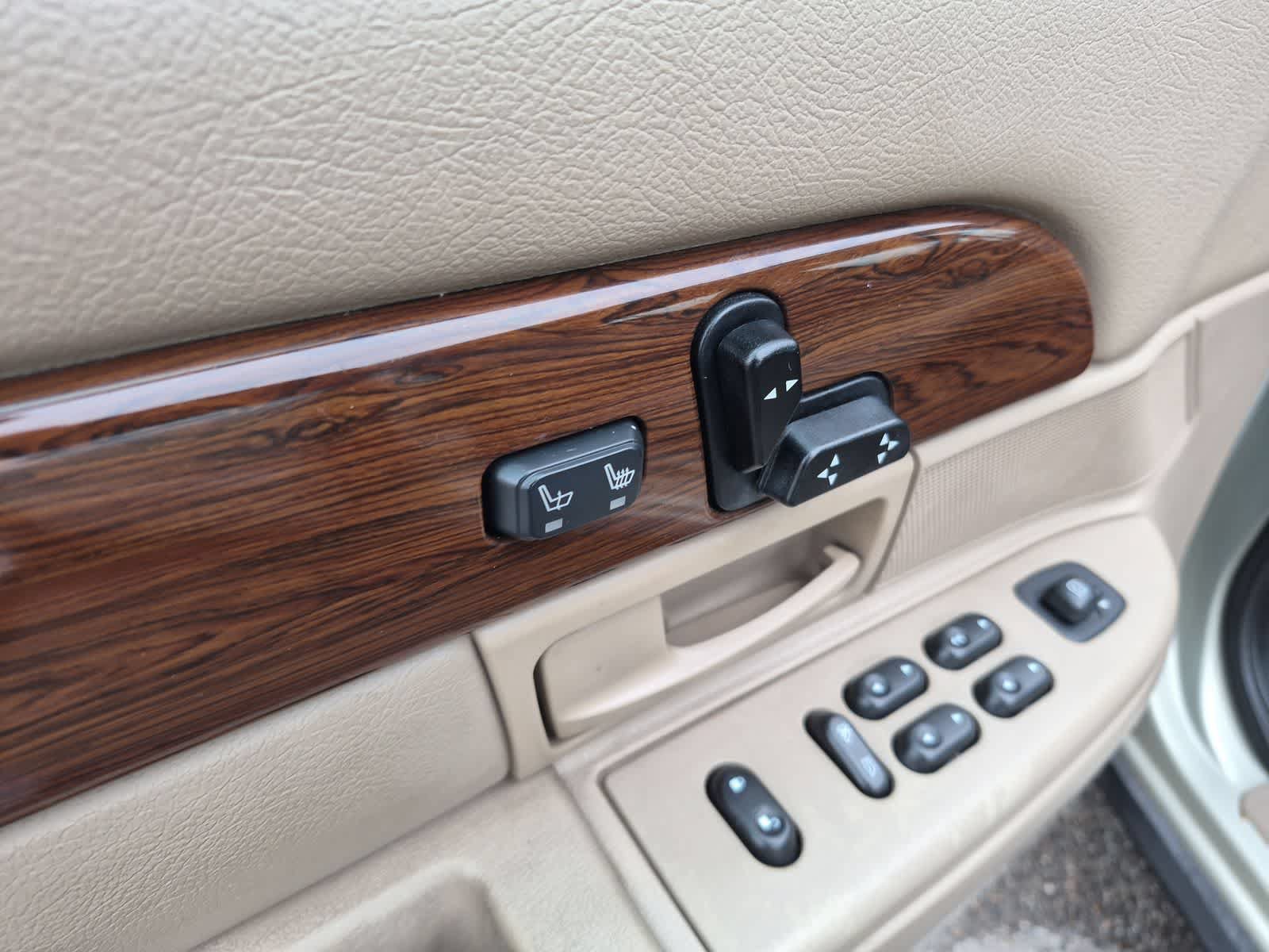 Used 2004 Mercury Grand Marquis LS RWD image 17