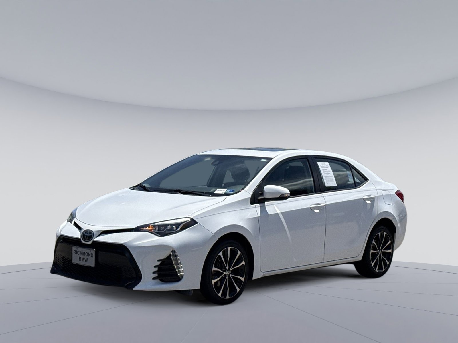 Used 2017 Toyota Corolla SE w/ SE Premium Package FWD image 4