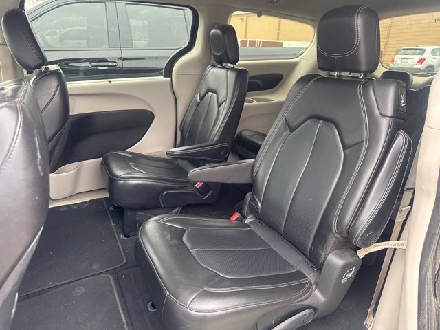 Used 2021 Chrysler Voyager Lxi image 10