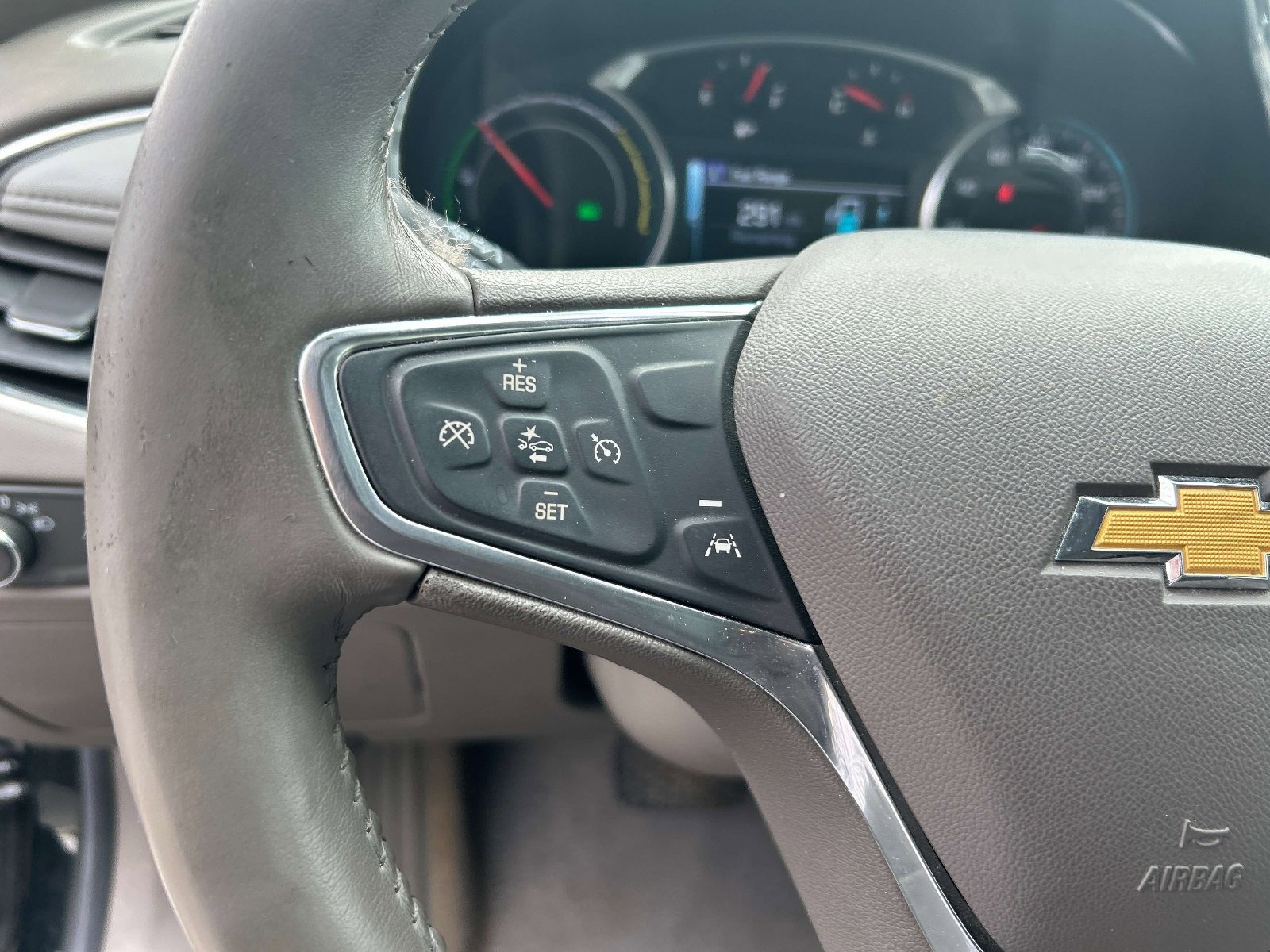 Used 2017 Chevrolet Malibu Hybrid w/ Leather Package image 16