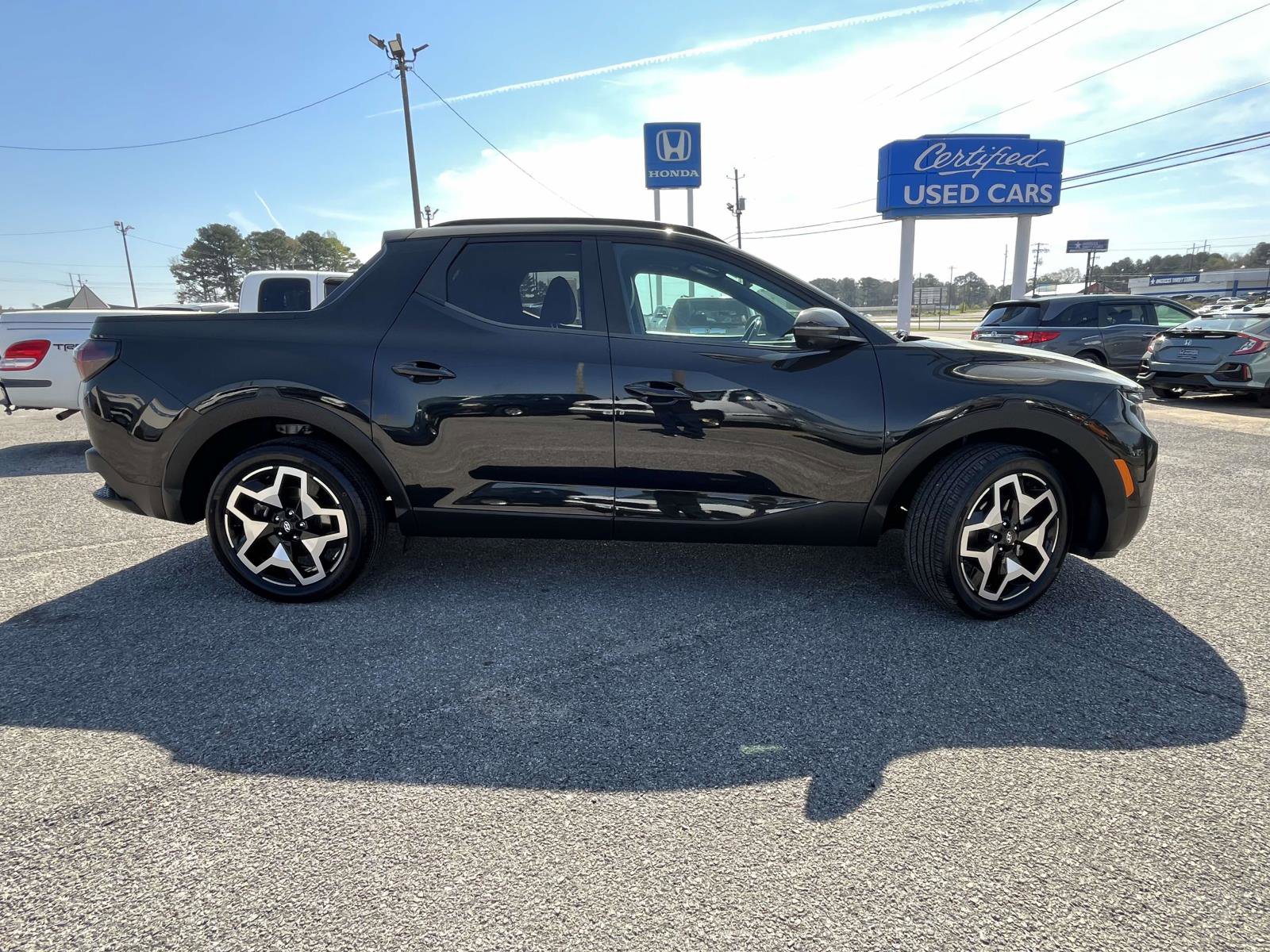 Used 2022 Hyundai Santa Cruz Limited image 3