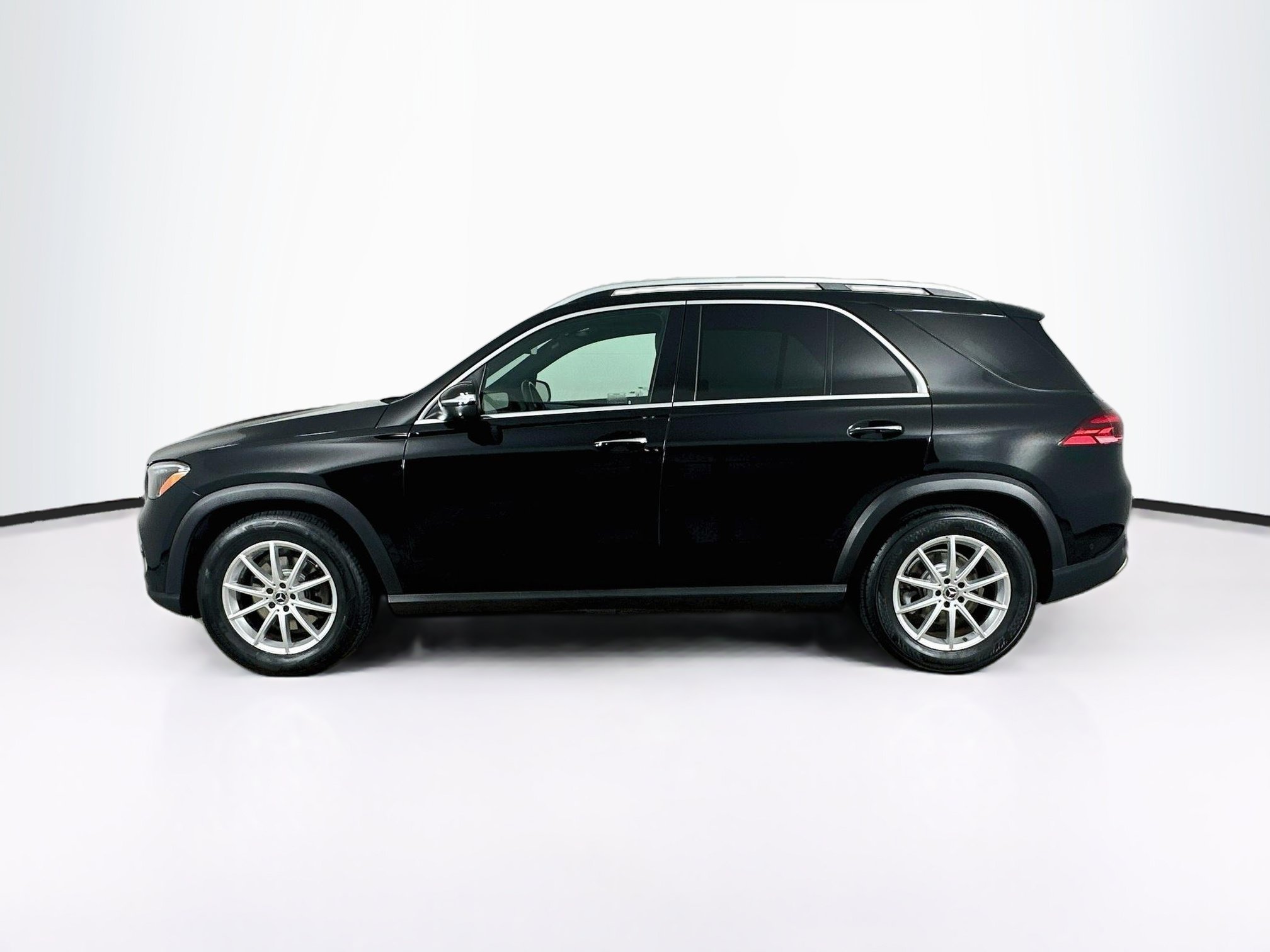 Used 2025 Mercedes-Benz GLE 350 4MATIC image 4