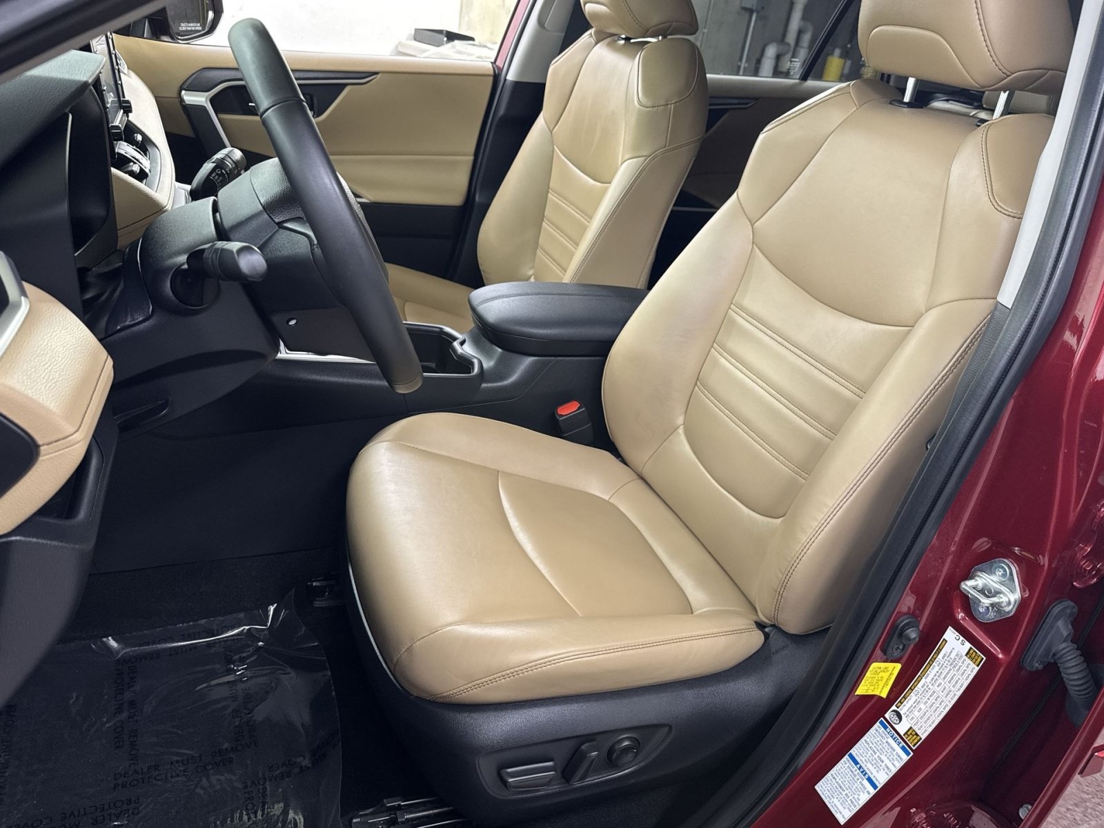 Used 2022 Toyota RAV4 XLE Premium AWD/4WD image 14
