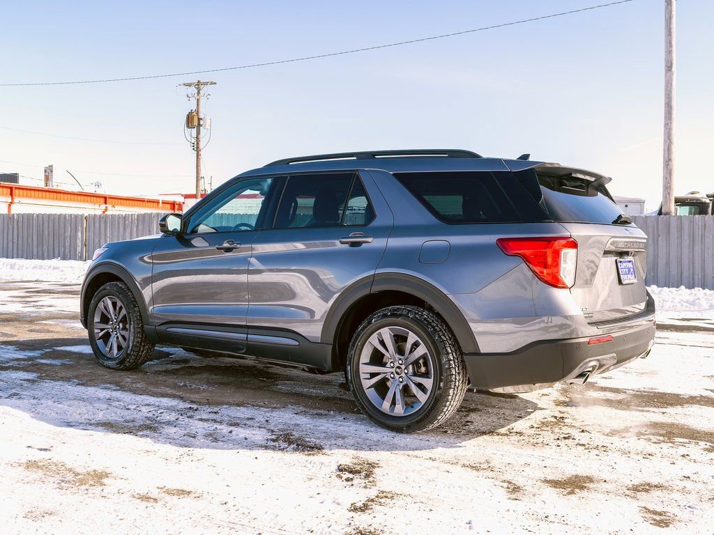 Used 2022 Ford Explorer XLT image 8