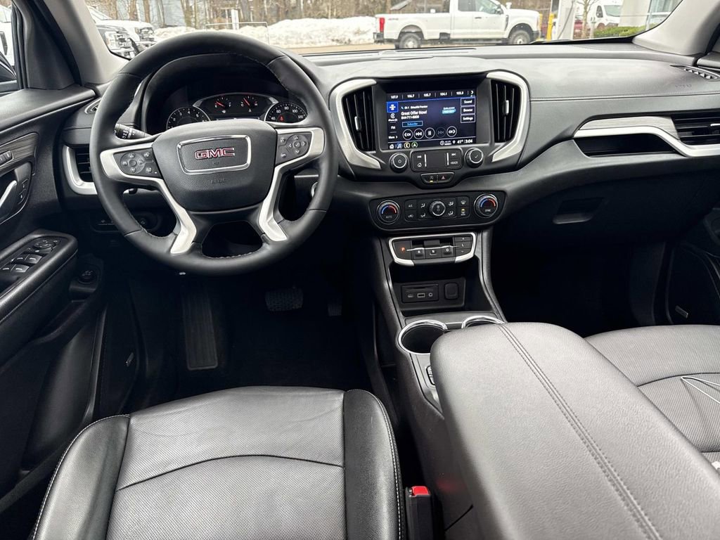 Used 2024 GMC Terrain SLT w/ Infotainment Package II image 16