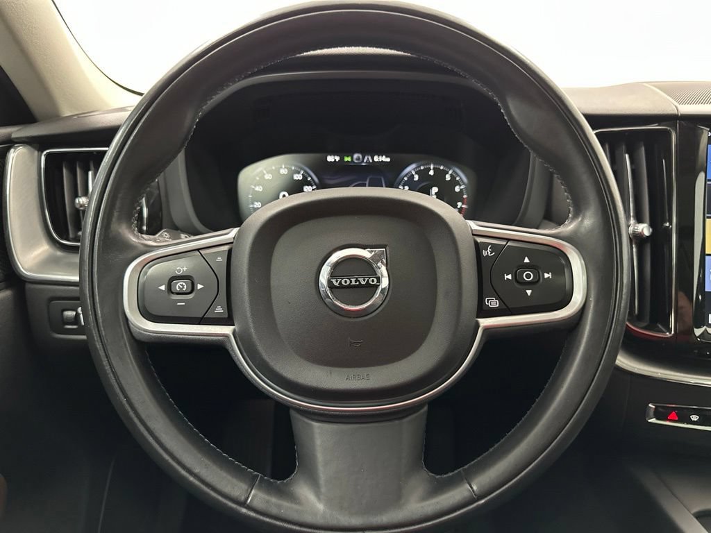 Used 2019 Volvo XC60 T6 Momentum w/ Multimedia Package AWD/4WD image 29