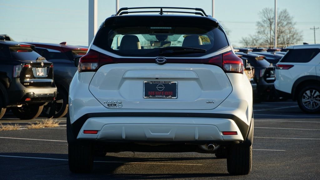 Used 2024 Nissan Kicks SR w/ SR Premium Package image 6