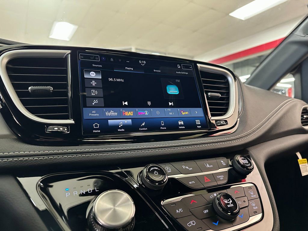 New 2026 Chrysler Pacifica Select w/ S Appearance Package image 22