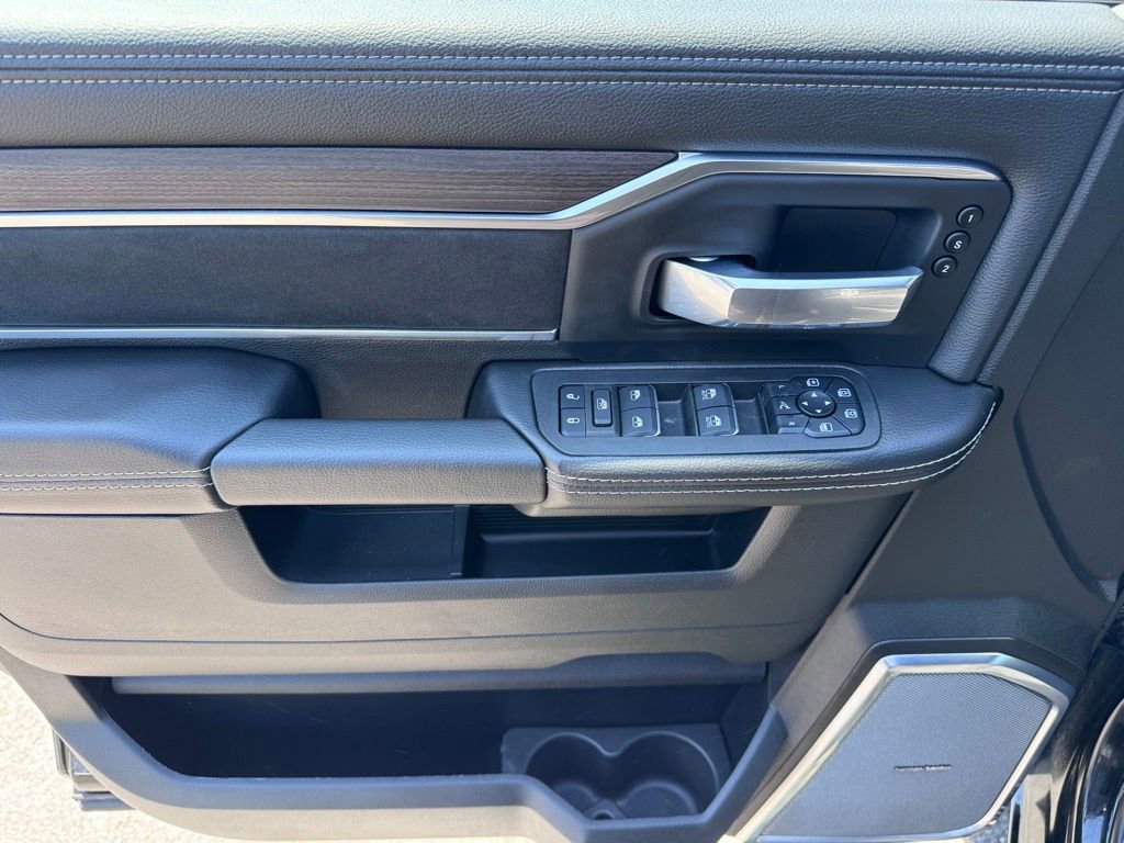 New 2025 RAM 2500 Laramie AWD/4WD image 10