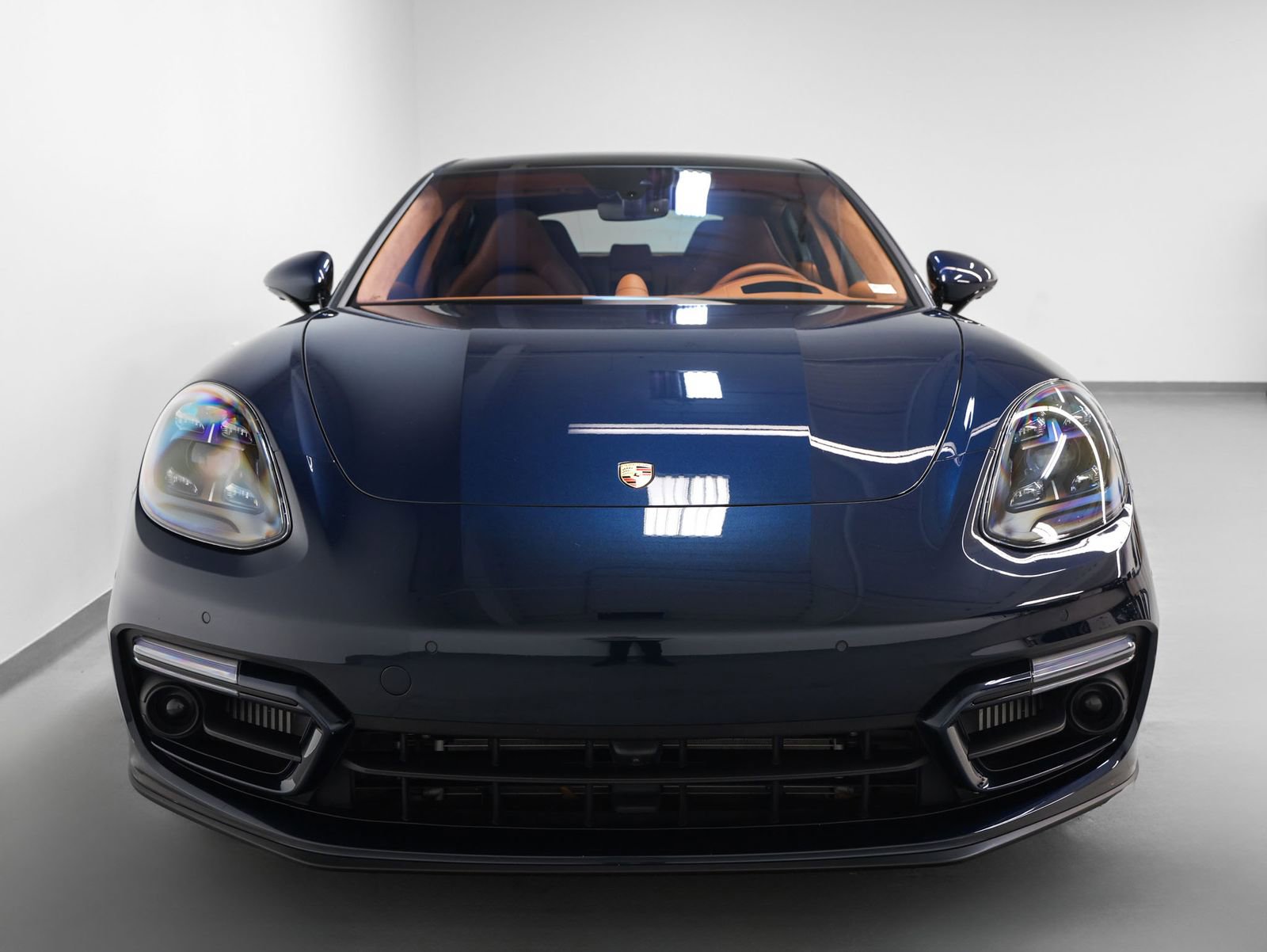 Used 2023 Porsche Panamera GTS image 8