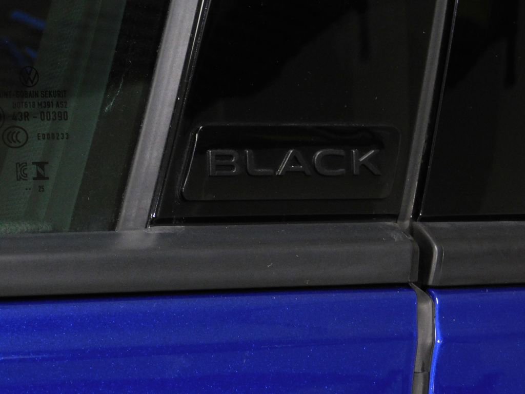 Used 2025 Volkswagen Golf R Black Edition image 24