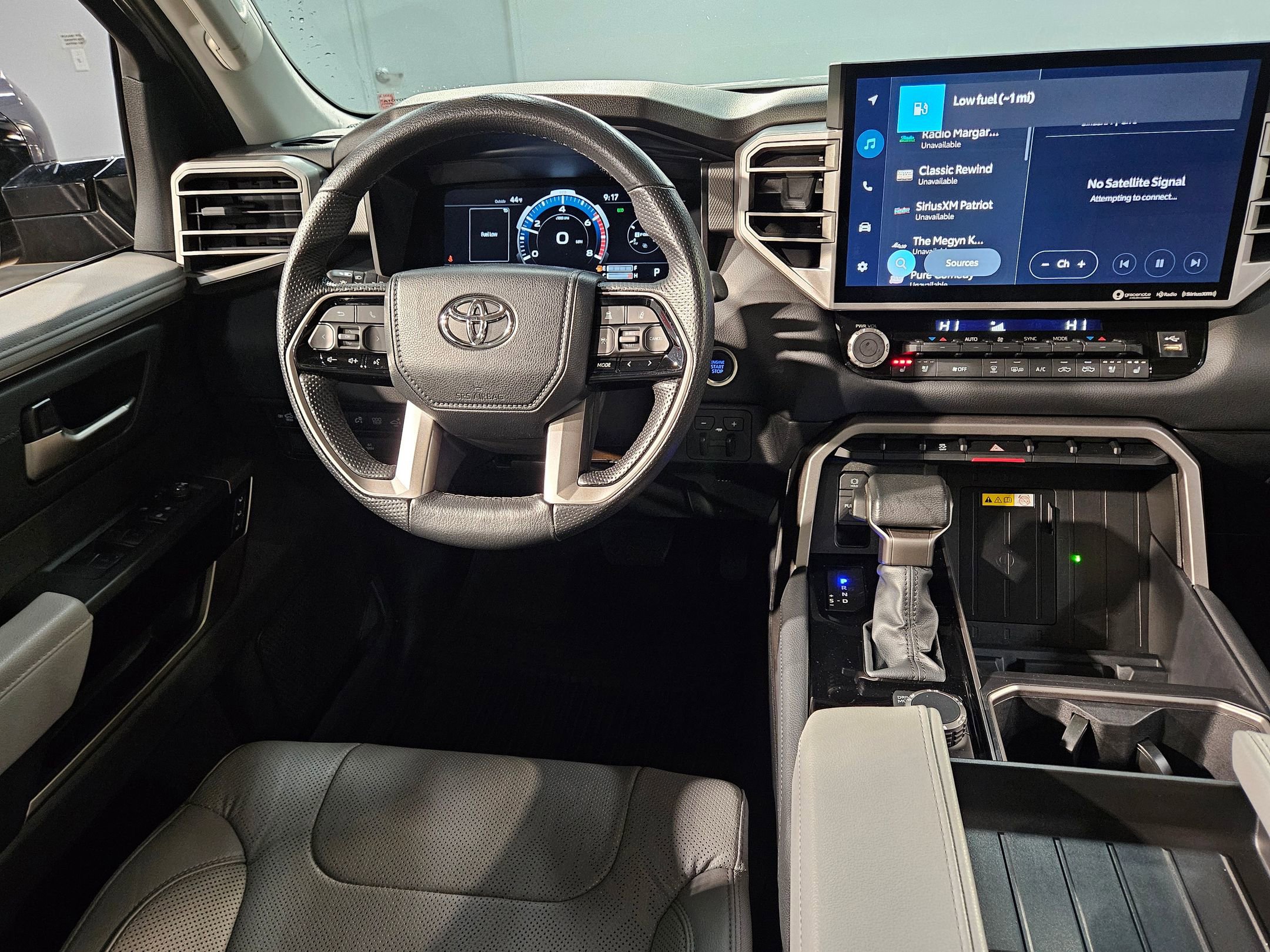 Used 2024 Toyota Tundra Limited image 9