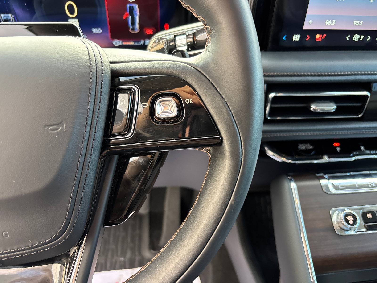 New 2025 Lincoln Aviator Reserve w/ Equipment Group 201A image 20