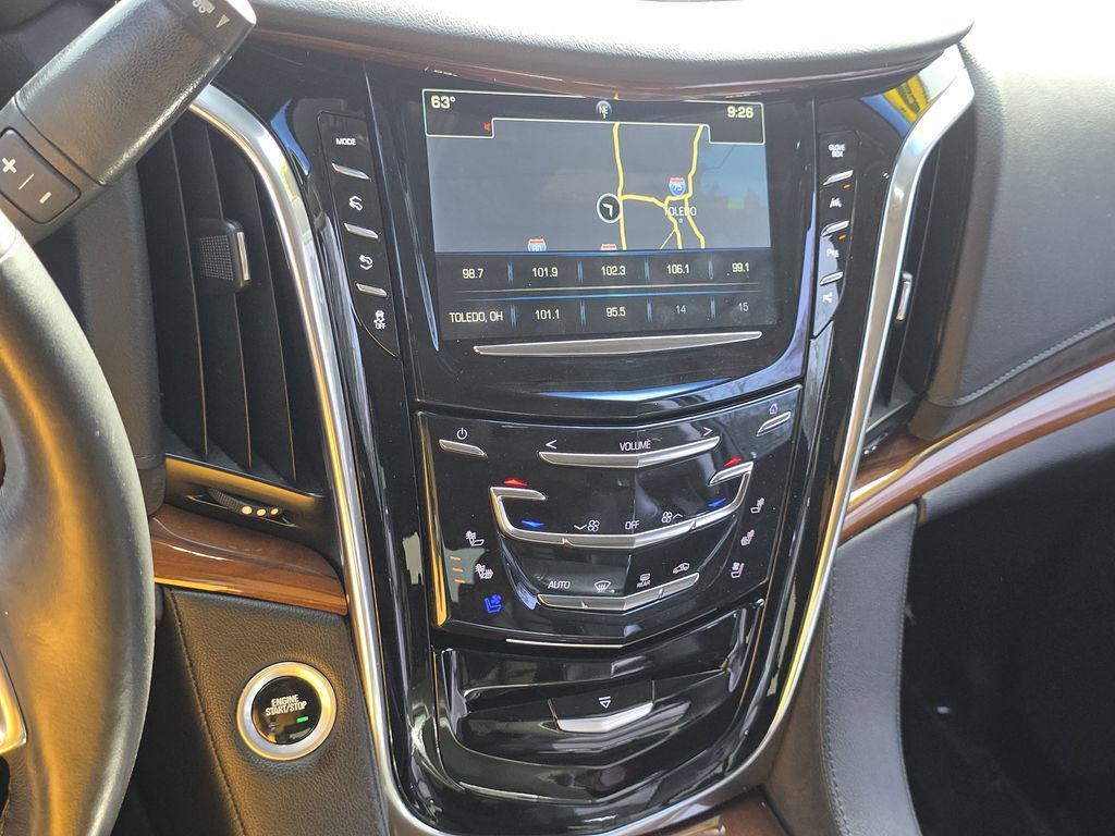 Used 2018 Cadillac Escalade Luxury AWD/4WD image 25