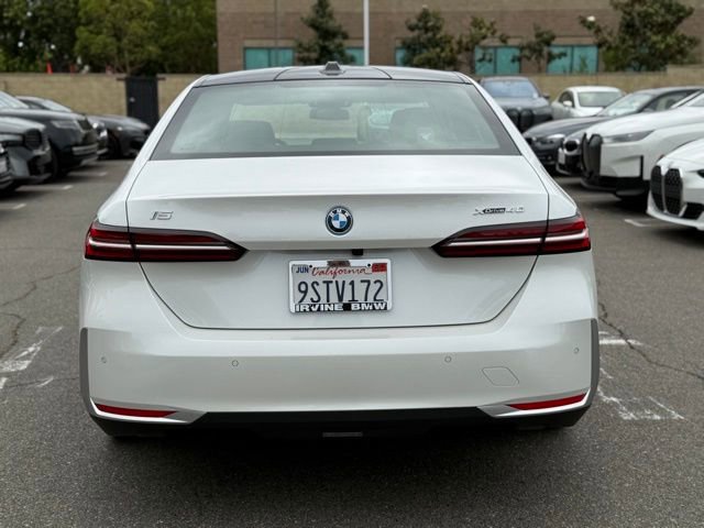 Used 2025 BMW i5 xDrive40 w/ Premium Package image 10