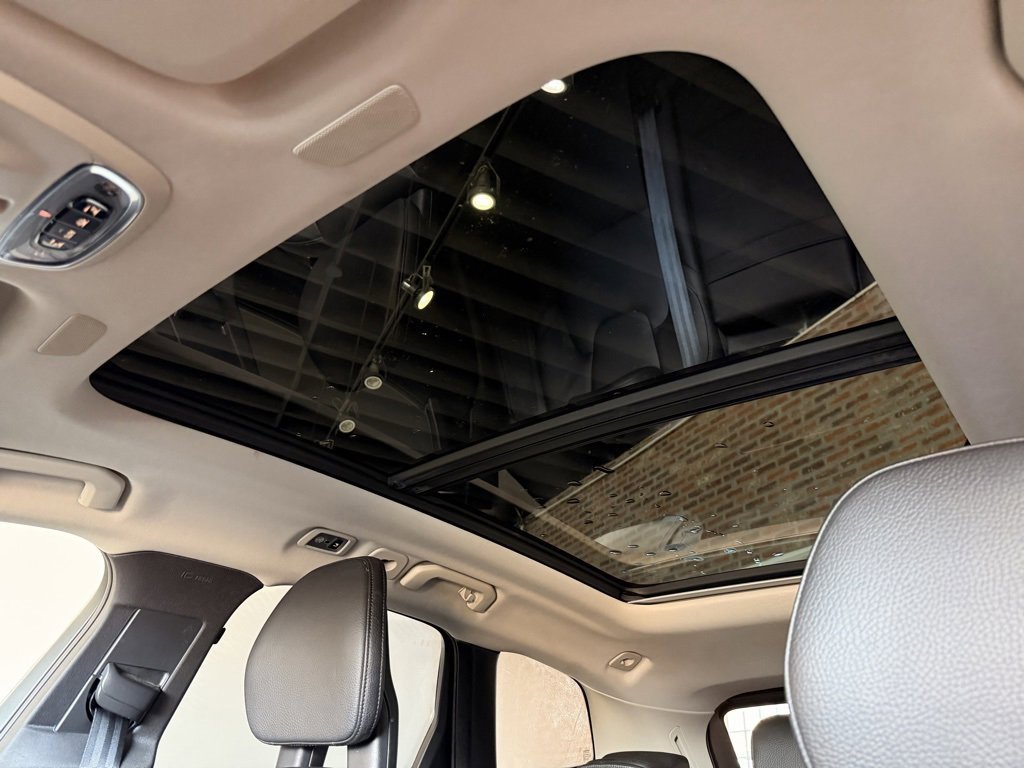 Used 2018 Volvo XC60 T5 Momentum image 25