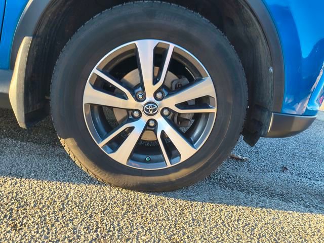 Used 2018 Toyota RAV4 XLE image 30