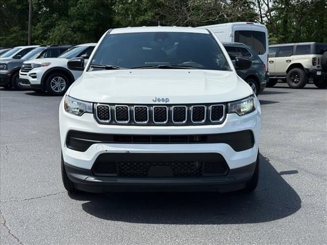 Used 2023 Jeep Compass Sport AWD/4WD image 9