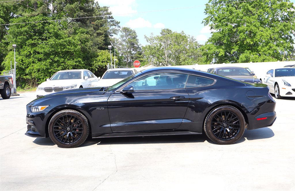 Used 2017 Ford Mustang GT w/ GT Performance Package RWD image 4